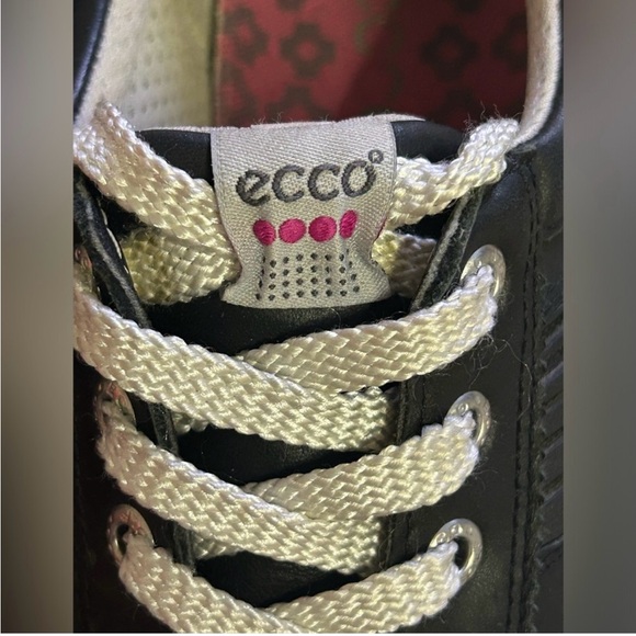 ECCO black leather womens size 37 (6.5/7) golf shoes - Picture 3 of 6